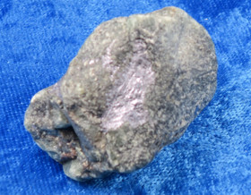 Smaragdissa molybdeniitti 33g 25x42mm