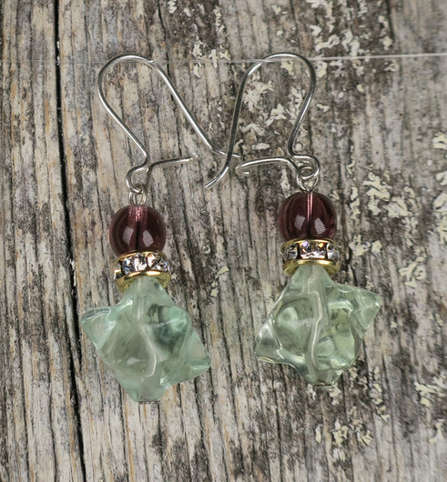 Korvakorut fluoriittitähti vihreä, 6mm ametisti zirkonikoristein 8s15