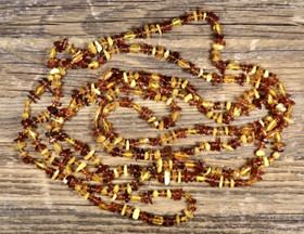 Meripihkahelmet 200cm pitkät, moniväriset sipsimalli