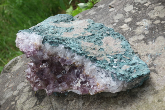 Ametistigeodi iso 8,7kg kita