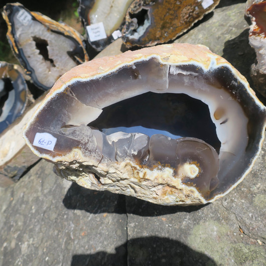 Akaattigeodi iso 4,2kg  sisusta sininen kalsedoni Brasilia 61P