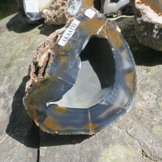 Akaattigeodi iso 3kg 61N  Brasilia