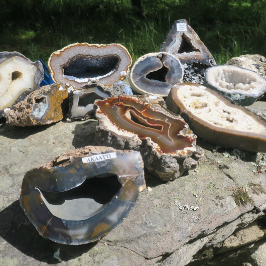 Akaattigeodi iso 3kg 61N  Brasilia