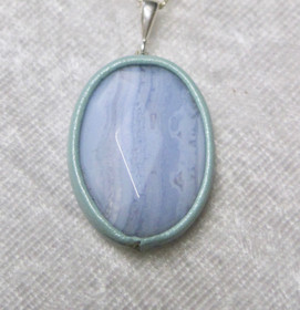 Kaulakoru kalsedoni viistehiottu