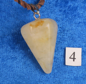 Riipus akaatti, voi käyttää myös heilurina. Eri värisiä.