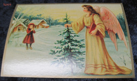 Joulukortti enkeli, joulukuusi ja tyttö. ken14