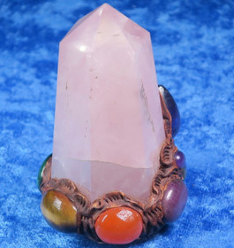 Ruusukvartsikide 6-kulmainen  chakrakivi obeliski