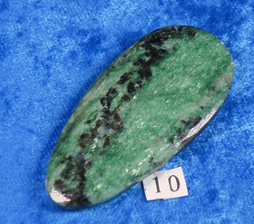 Fuksiitti taskukivi 13-23g nro 1-14. valitse valikosta