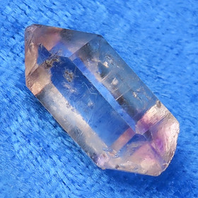 Ametisti-vuorikide kaksikärkinen kide 20mm Erongo Namibia 41kk