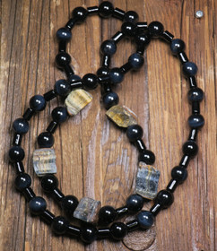 Helmet haukansilmä tiikerinsilmä onyksi pitkät 90cm Hawk1 