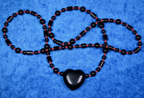 Helmet onyksi ja akaatti sydänkoru 75cm. Saara3