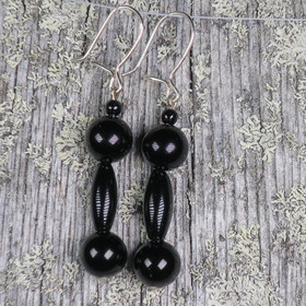 Korvakorut musta onyksi pitkät 8r84. onyx8