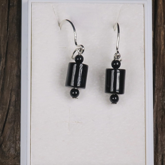 Korvakorut musta onyksi 4s4