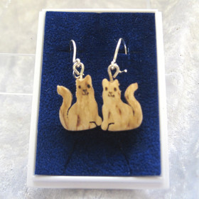 Korvakorut KISSA visakoivua