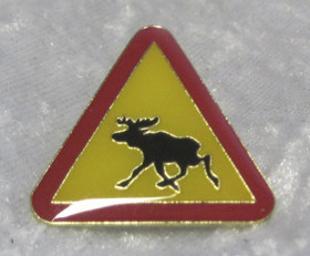 Pinssi hirvivaroitus kolmio liikennemerkki metallia