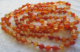 Helmet karneoli 8mm solmitut pitkät 160cm