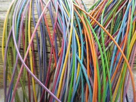 Riipusnauha nahkanauha 1,5mm pyöreä  1m väritoivomus lisätietoihin