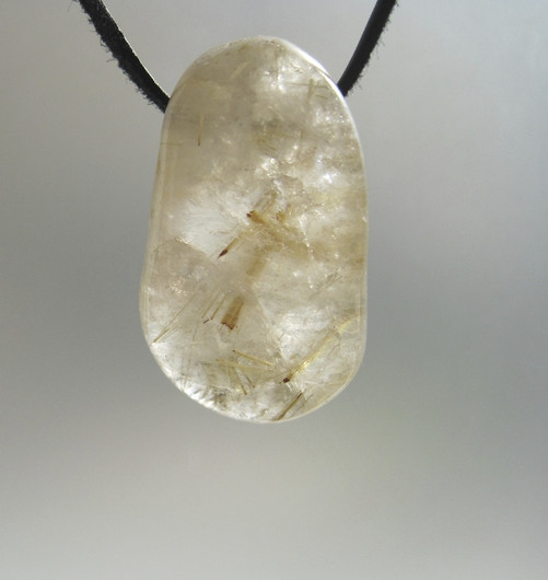 Riipus rutiilikvartsi, porattu 39mm, extrahieno yksilö! A-laatu