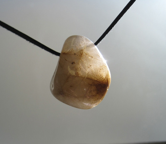 Riipus rutiilikvartsi, porattu, A-laatu hieno yksilö!