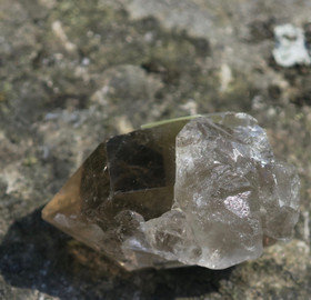 Rutiilikvartsi kidekärki savukvartsi 32g halk 25mm pituus 4cm H