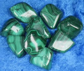 Malakiitti käsin kiillotettu. Kongo