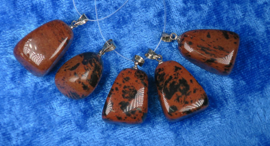 Riipus mahonkiobsidiaani rumpuhiottu