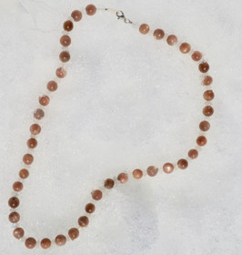 Helmet aurinkokivi ja kuukivi 47cm, lukko 925-hopea. Sun8 