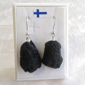 Korvakorut tektiitti ja vuorikide, kookkaat