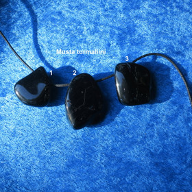 Riipus turmaliini musta schörl, kookas rumpuhiottu porattu