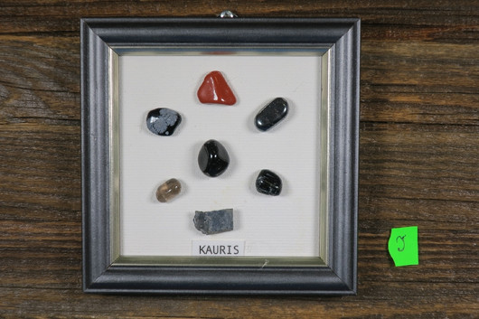 Taulu KAURIS CAPRICORN  onnenkivet i