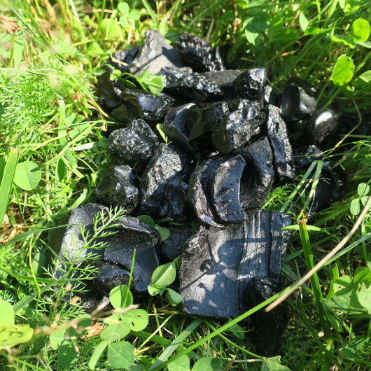 Tektiitti musta 3-5g Thaimaa