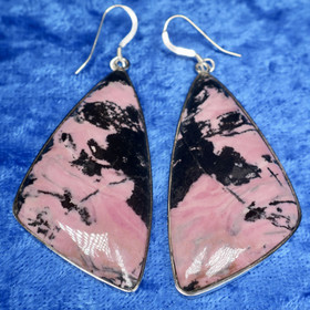 Hopeakorvakorut rodoniitti jättikokoiset kolmikulmaiset ko1