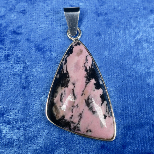 Hopeariipus rodoniitti kolmikulmainen nro1