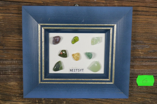 Taulu NEITSYT VIRGO onnenkivet G