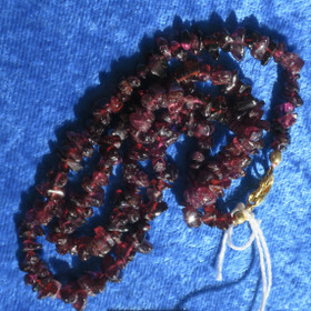 Helmet almandiini granaatti 45cm