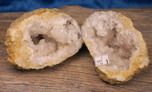 Kvartsigeodipari 148g halkaistu L