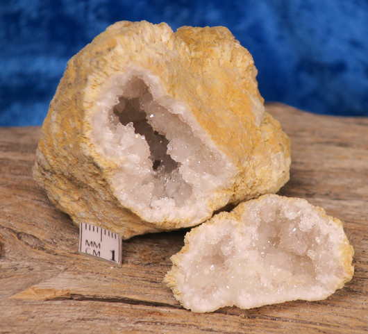 Kvartsigeodipari 130g halkaistu G