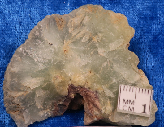 Prehniitti  raaka 33g 45x40x13mm Namibia Afrikka F