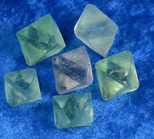 Fluoriitti kide alle 5g kaksoispyramidi oktaedri