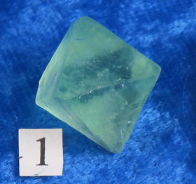 Fluoriitti kide alle 5g kaksoispyramidi oktaedri