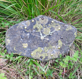 Seinäkello kvartsiitti sammalkivikello 18x29cm Tervola Suomi 310-2