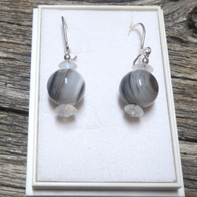 Korvakorut sardonyksi akaatti 10mm ja kuukivi