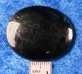 Kapussi musta turmaliini 29x34mm