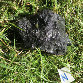 Nuummiitti raaka 213g Perniö Suomi Hi133N