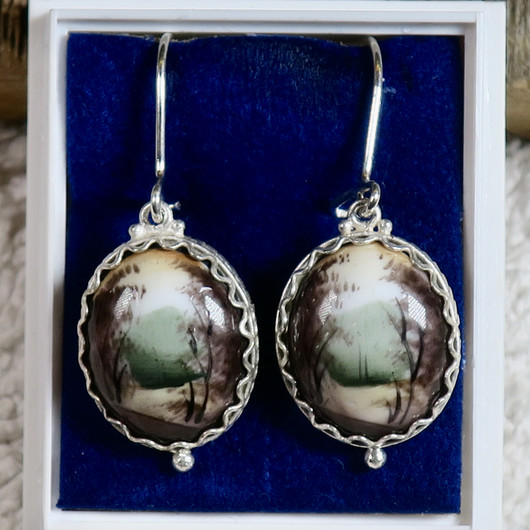 Korvakorut filigraani emalikoru maisema CL4