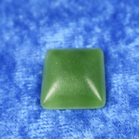 Nefriitti kapussi suorakaide 16,5x12,5x4mm
