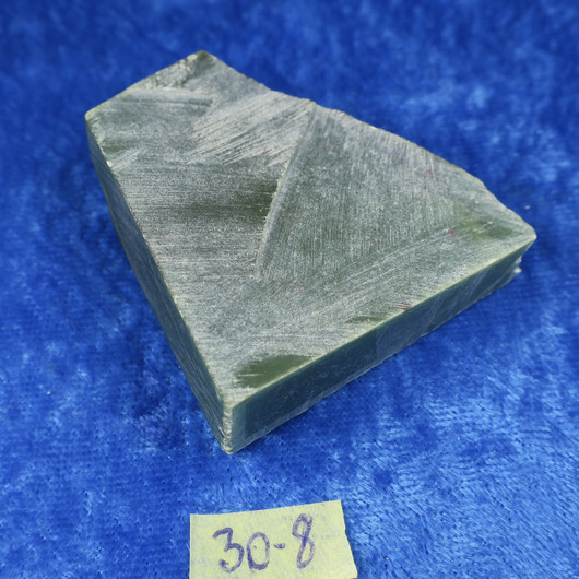 Nefriitti 46g sahattu siivu  nro30-8