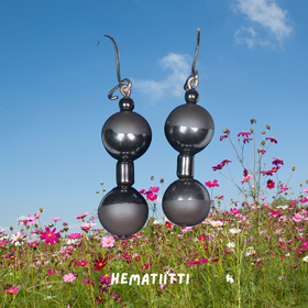 Korvakorut hematiitti puoliksi kiillotettu nro2