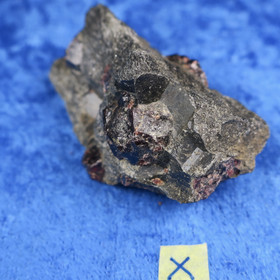 Almandiini granaatti  51g 50x30x25mmNappikallio Hi184x