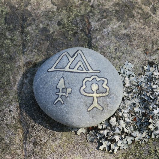 Shamaanikivi LAPIN KYLÄ kvartsiitti nro6